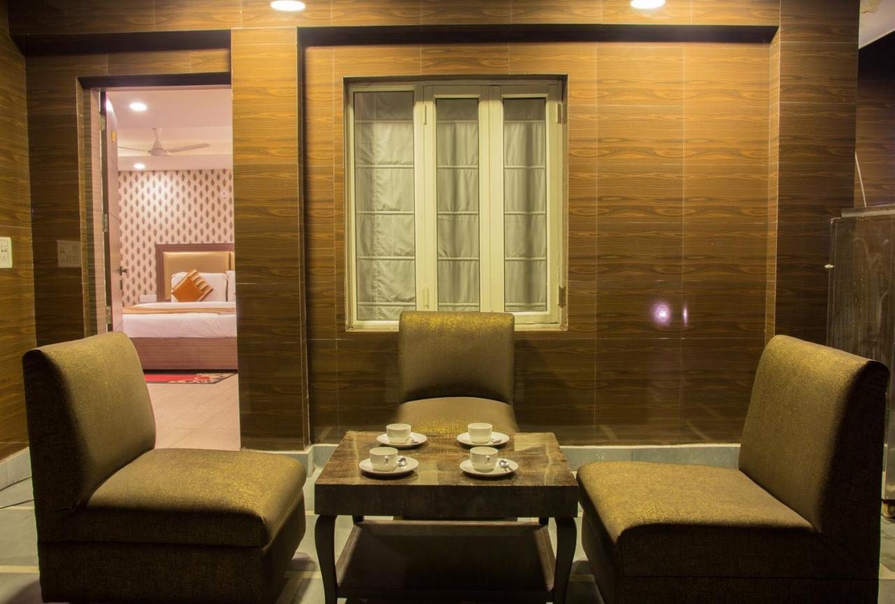 Hotel Pawan Plaza Near Sir Ganga Ram Hospital Delhi  Bagian luar foto