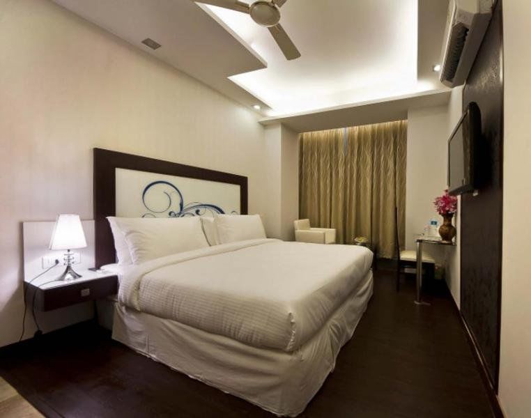 Hotel Pawan Plaza Near Sir Ganga Ram Hospital Delhi  Bagian luar foto