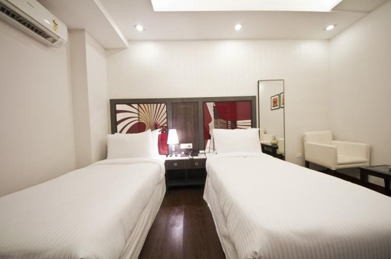 Hotel Pawan Plaza Near Sir Ganga Ram Hospital Delhi  Bagian luar foto