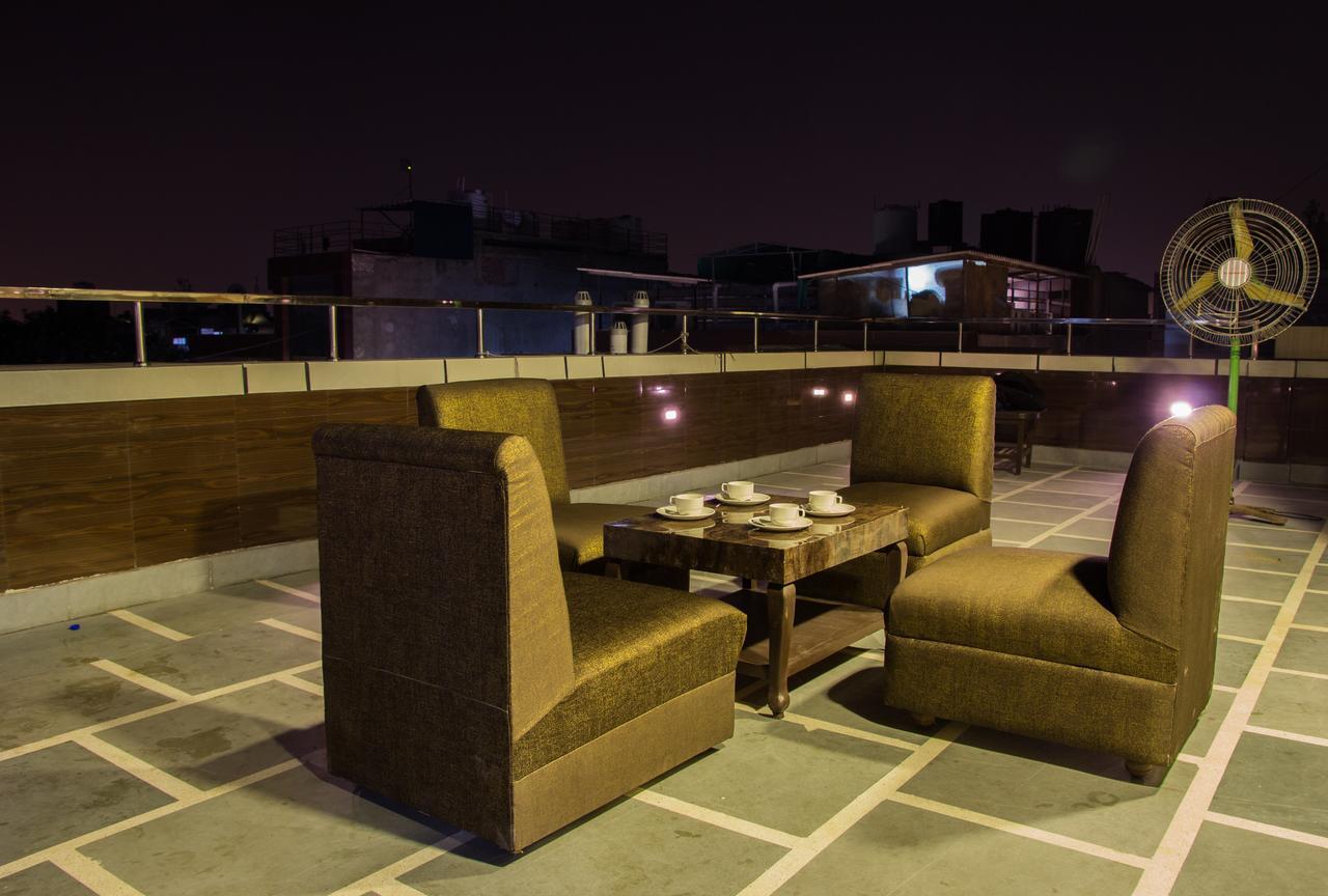 Hotel Pawan Plaza Near Sir Ganga Ram Hospital Delhi  Bagian luar foto
