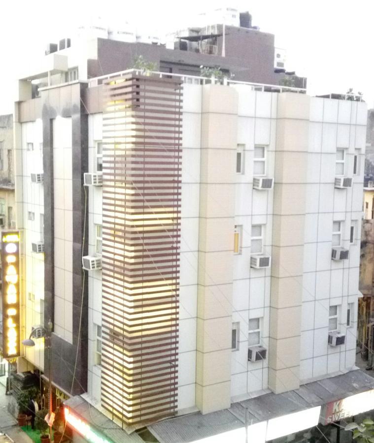 Hotel Pawan Plaza Near Sir Ganga Ram Hospital Delhi  Bagian luar foto