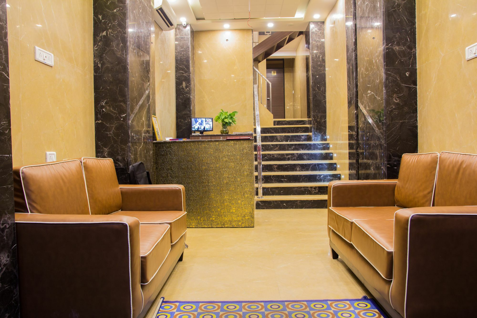 Hotel Pawan Plaza Near Sir Ganga Ram Hospital Delhi  Bagian luar foto
