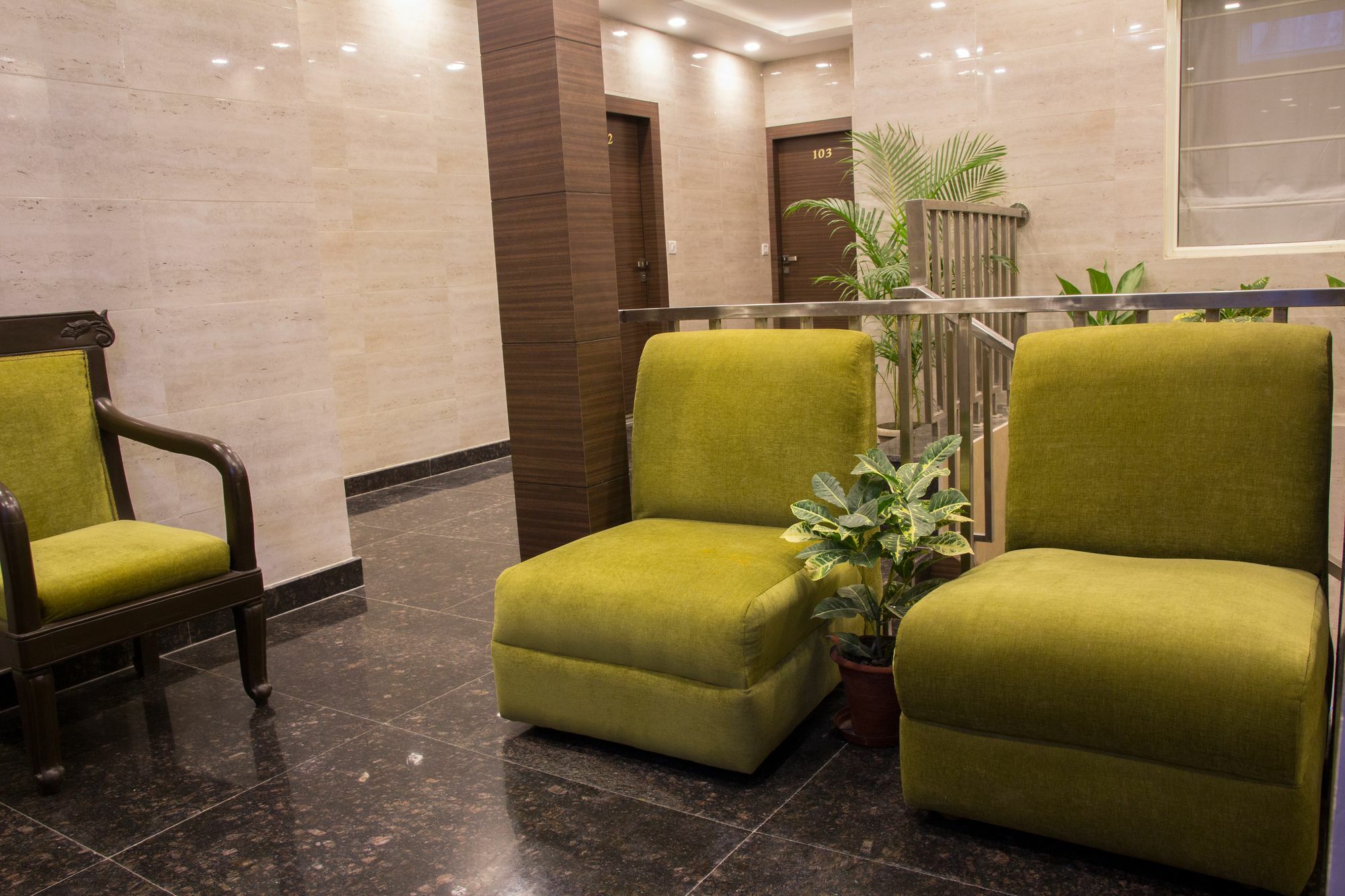 Hotel Pawan Plaza Near Sir Ganga Ram Hospital Delhi  Bagian luar foto